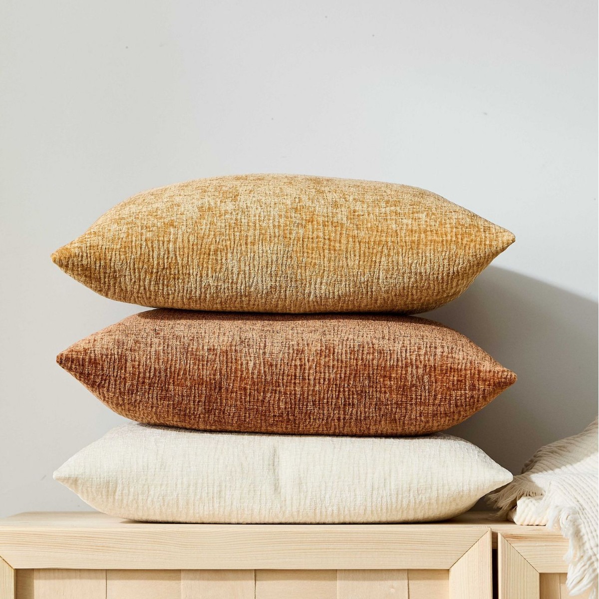 Текстурированный плиссированны – обзор и цена Textured Throw Natural
